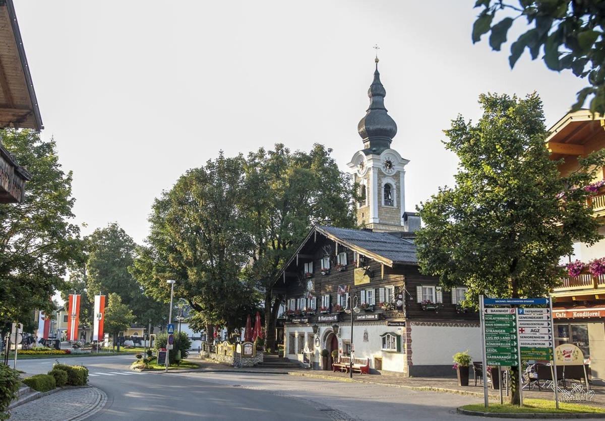 Hotel Gasthof Markterwirt アルテンマルクト・イム・ポンガウ エクステリア 写真