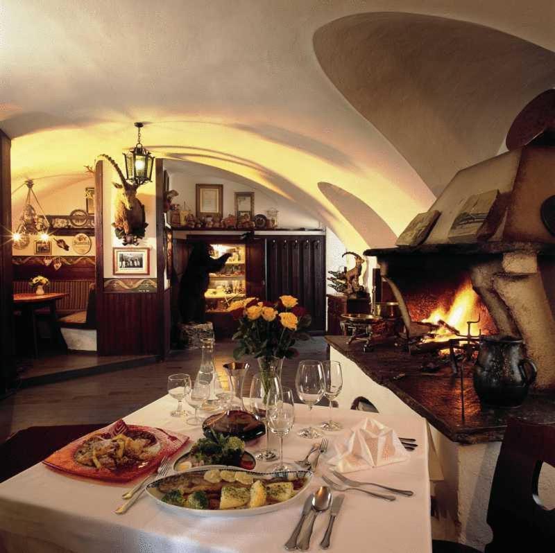 Hotel Gasthof Markterwirt アルテンマルクト・イム・ポンガウ エクステリア 写真