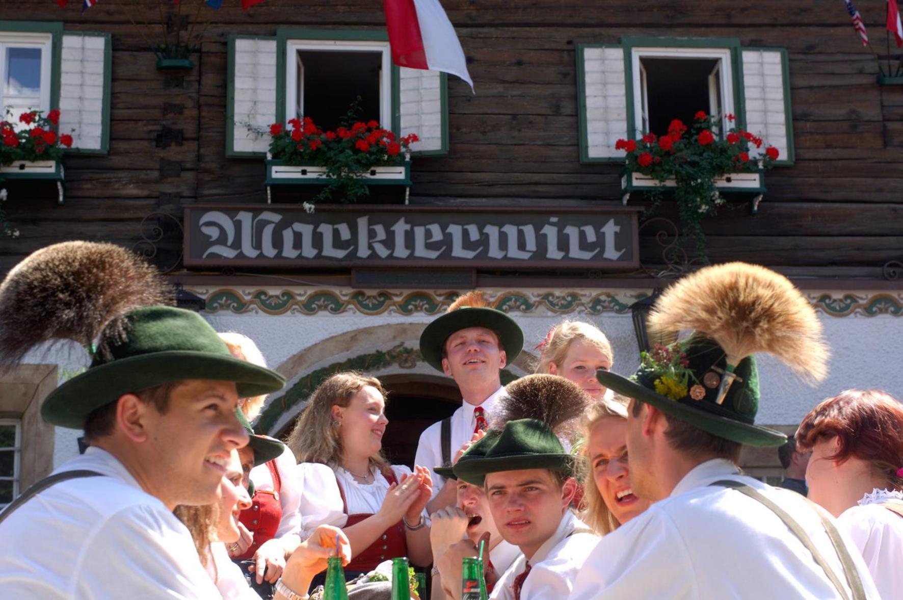 Hotel Gasthof Markterwirt アルテンマルクト・イム・ポンガウ エクステリア 写真