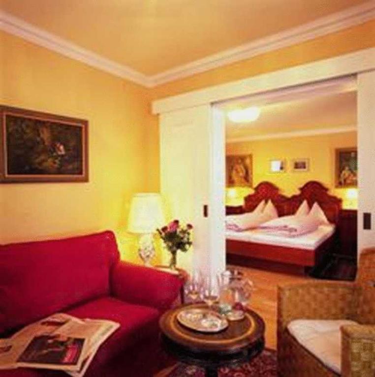 Hotel Gasthof Markterwirt アルテンマルクト・イム・ポンガウ エクステリア 写真